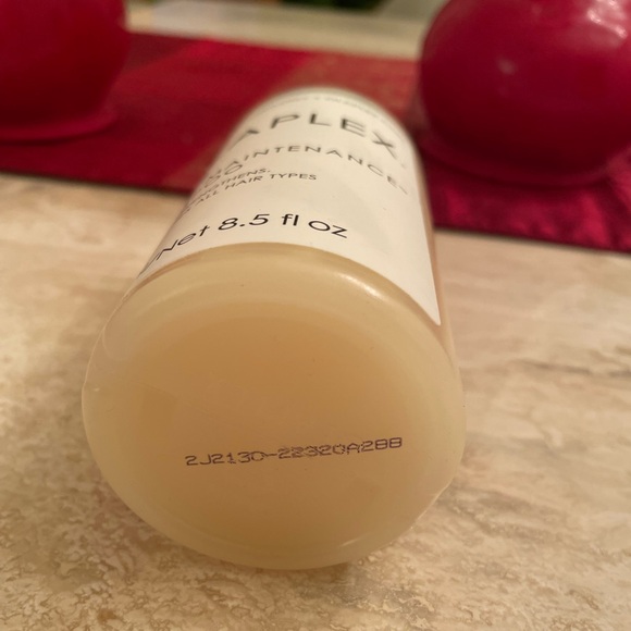 New/Sealed Olaplex No. 4 BOND MAINTENANCE SHAMPOO 8.5 oz - Picture 3 of 4